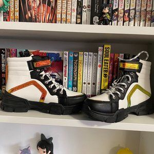 White Metallic Ankle Boots 39 NIB